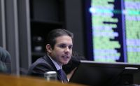 filas,-critica-a-tarcisio-e-apelo-de-uniao-para-26:-a-festa-de-jose-dirceu