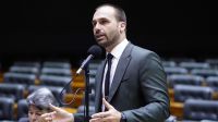 conte-sempre-com-meu-apoio,-diz-tarcisio-para-eduardo-bolsonaro