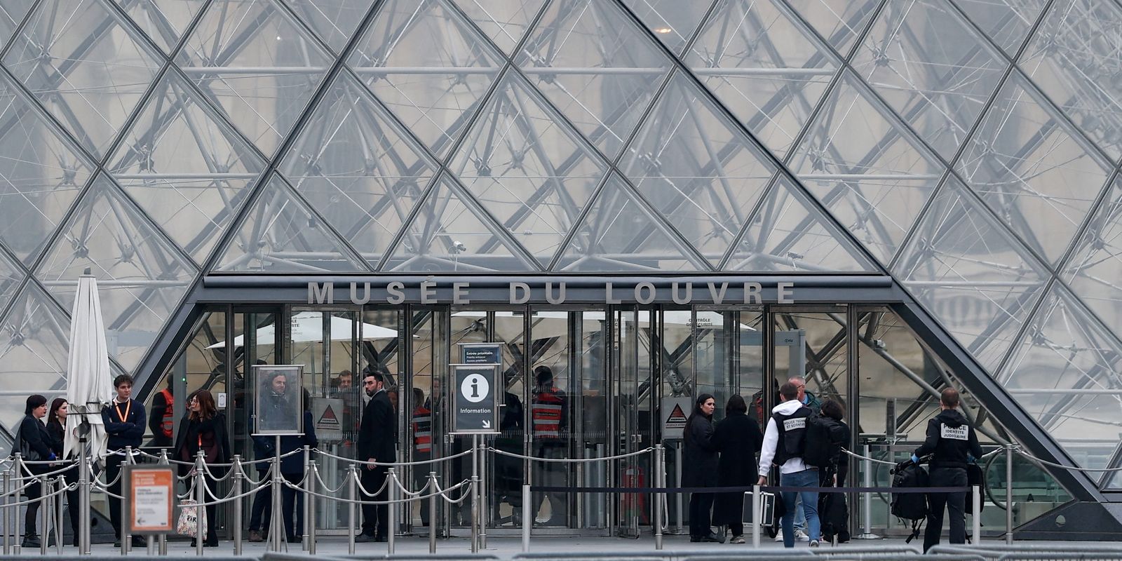 museu-do-louvre-reabre,-com-filas,-apos-roubo-milionario