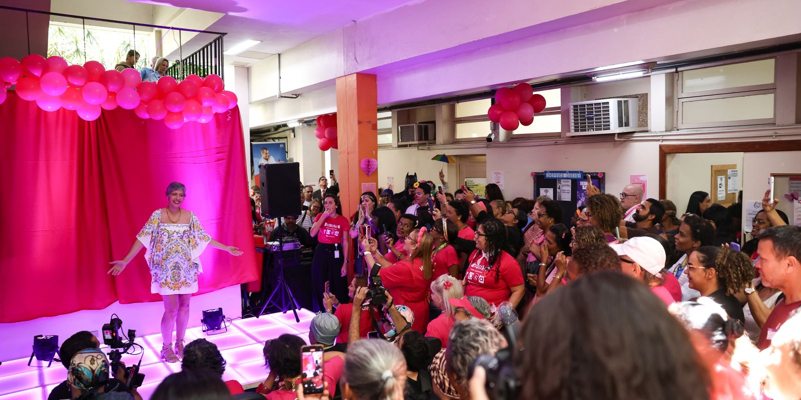 inca-promove-autoestima-de-pacientes-em-celebracao-do-outubro-rosa