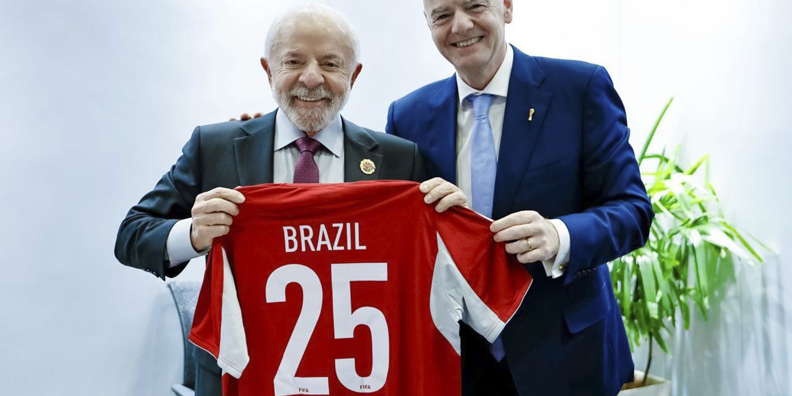 lula-convida-presidente-da-fifa-para-conhecer-universidade-do-esporte