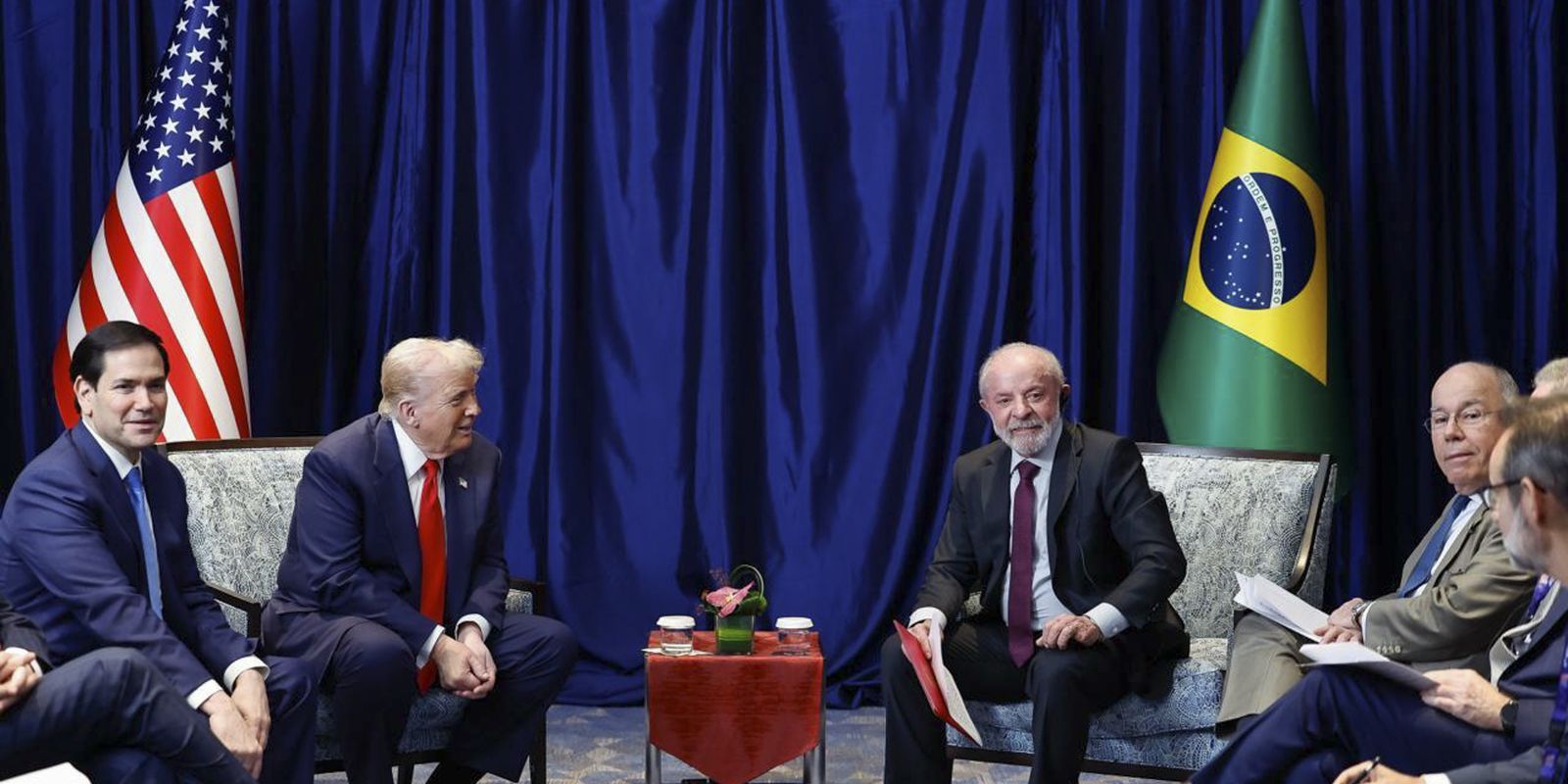 trump-parabeniza-lula-e-diz-que-reuniao-com-presidente-foi-“muito-boa”