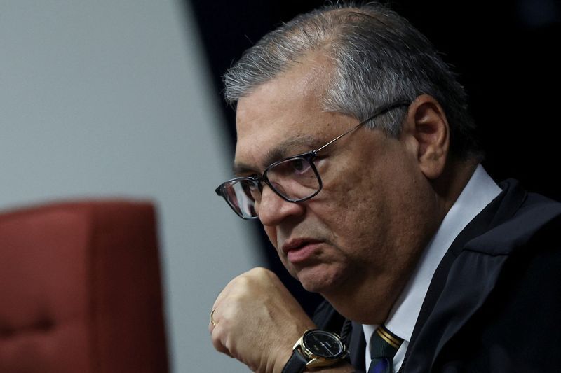 “nada-foi-feito”,-diz-dino-sobre-aplicacao-da-adpf-das-favelas-no-rj