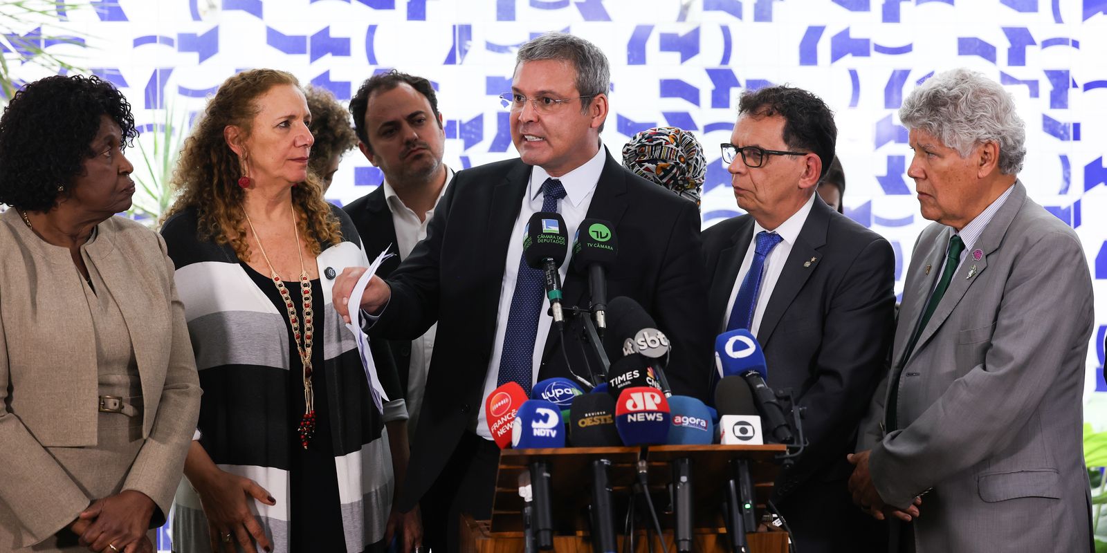 operacao-policial-no-rio-tem-criticas-e-defesas-de-deputados-federais