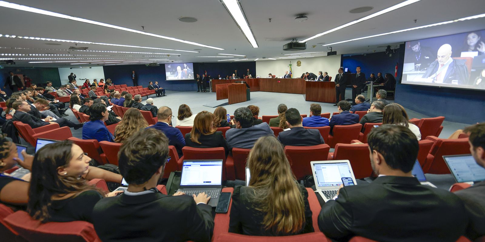 stf-comeca-a-julgar-reus-do-nucleo-3-da-trama-golpista