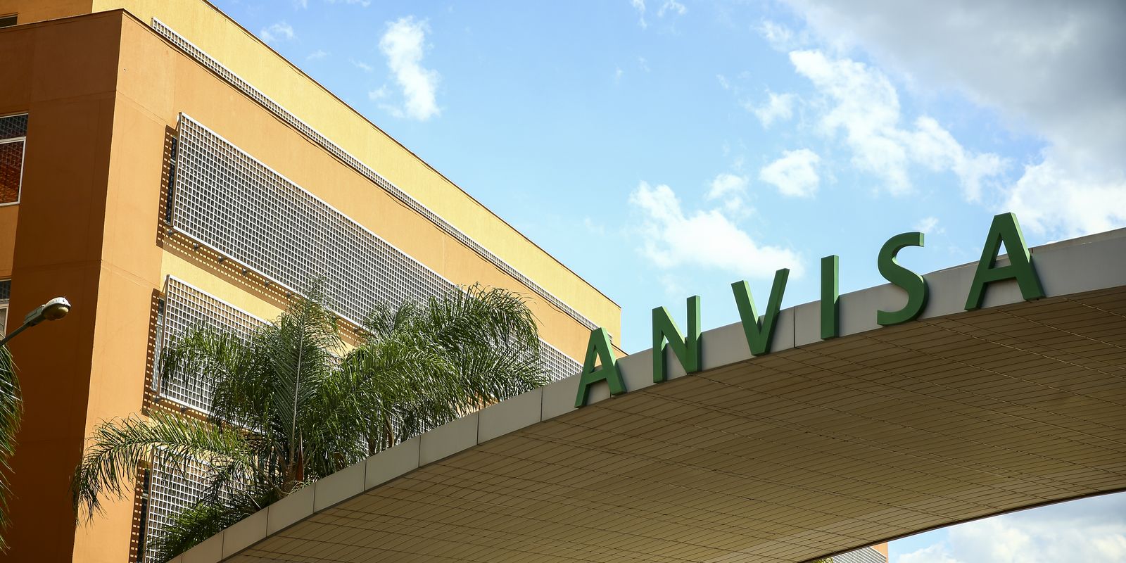 anvisa-manda-retirar-do-mercado-duas-marcas-de-suplemento-alimentar