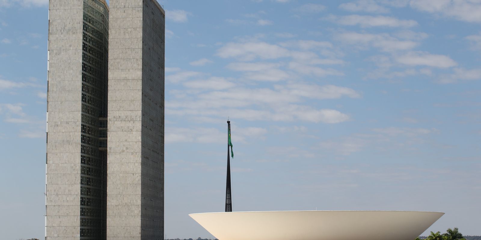 lider-da-bancada-ruralista-quer-incluir-acoes-do-mst-no-pl-antifaccao