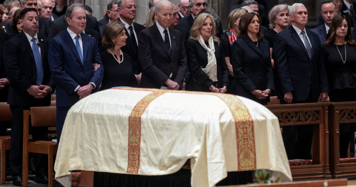 biden-e-bush-comparecem-a-funeral-de-dick-cheney;-trump-fica-de-fora