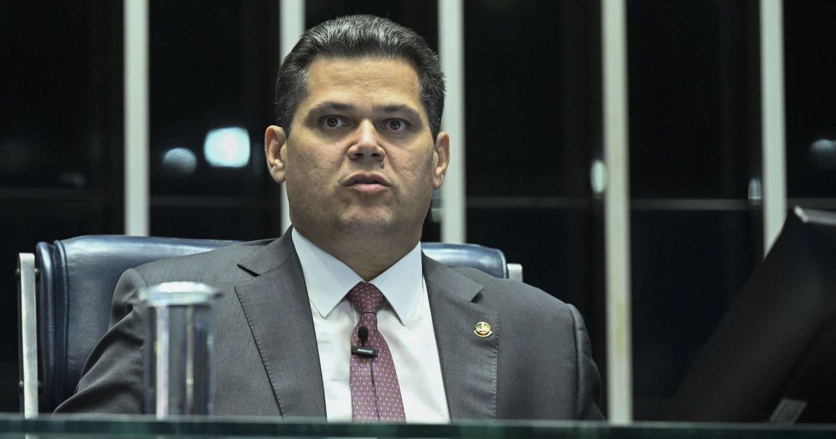 alcolumbre-reage-a-criticas-e-nega-ter-pautado-“bomba-fiscal”