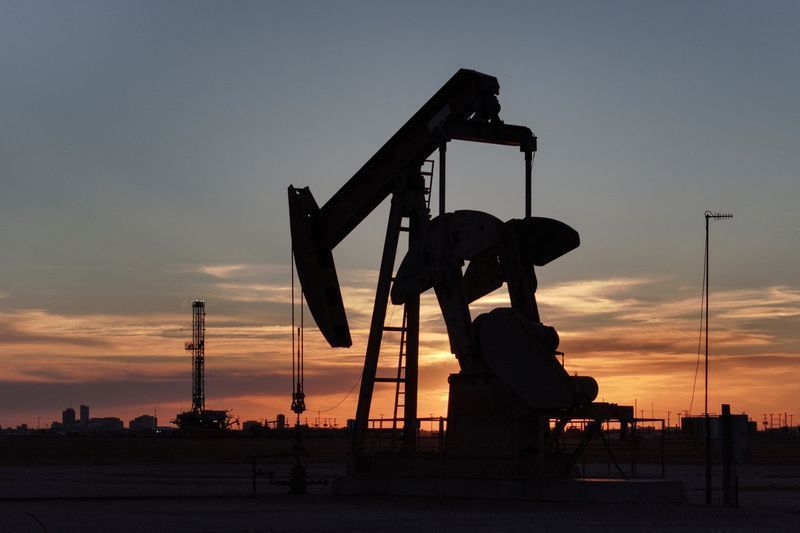 petroleo-fecha-em-queda-com-expectativa-por-reuniao-da-opep+