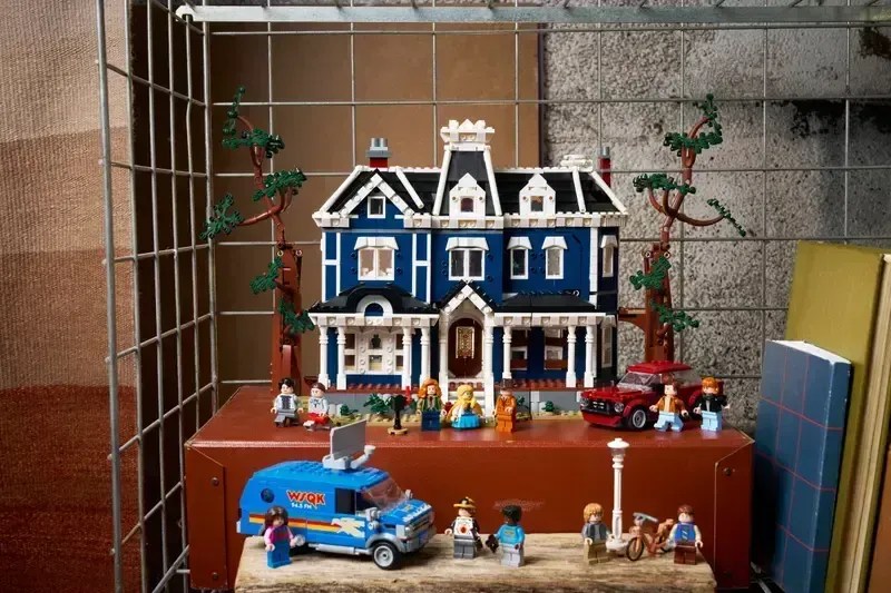 “stranger-things”:-conjunto-de-lego-da-casa-creel-sera-vendido-por-us$-300