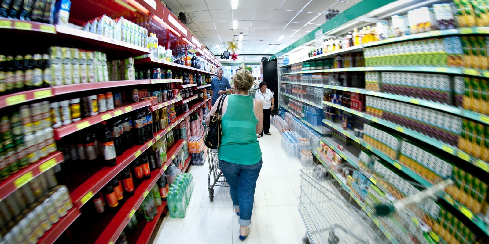 preco-da-cesta-basica-de-alimentos-cai-em-24-capitais,-diz-pesquisa