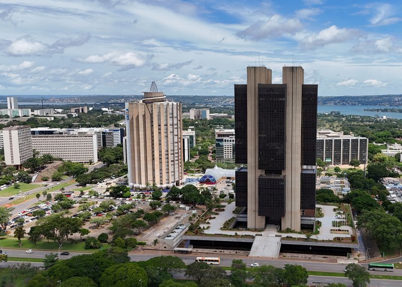 na-contramao-de-emergentes,-brasil-e-unico-pais-que-nao-cortou-juro-em-2025
