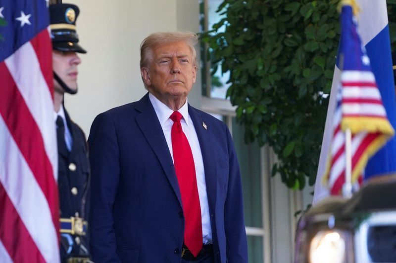 trump-pede-oracoes-pelas-vitimas-de-ataque-a-tiros-em-universidade-nos-eua