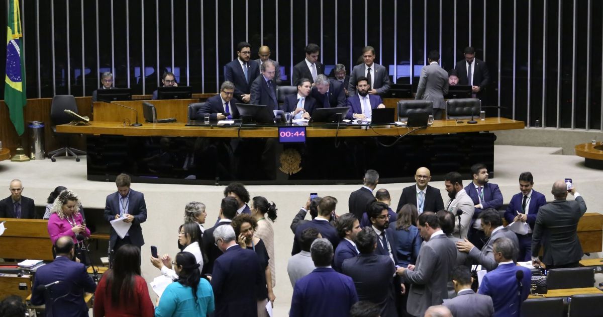 camara-aprova-corte-beneficios-tributarios-e-aumento-de-taxacao-de-bets