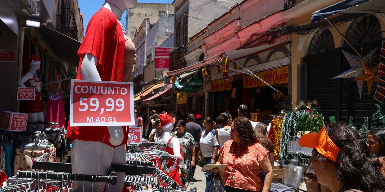 comercio-popular-do-rio-tem-movimentacao-intensa-as-vesperas-do-natal