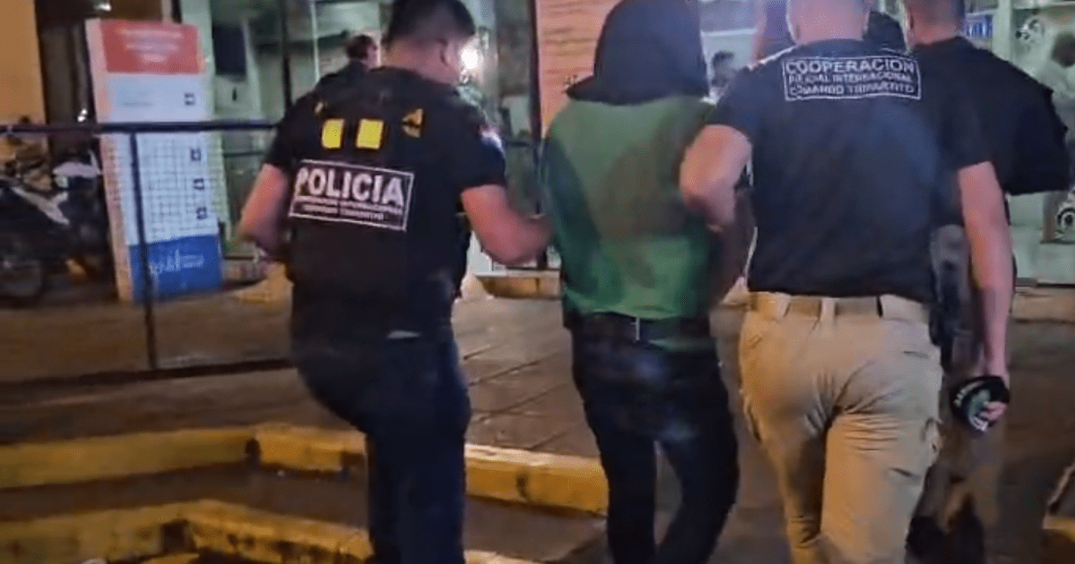 veja-momento-em-que-silvinei-vasques-e-entregue-a-autoridades-brasileiras