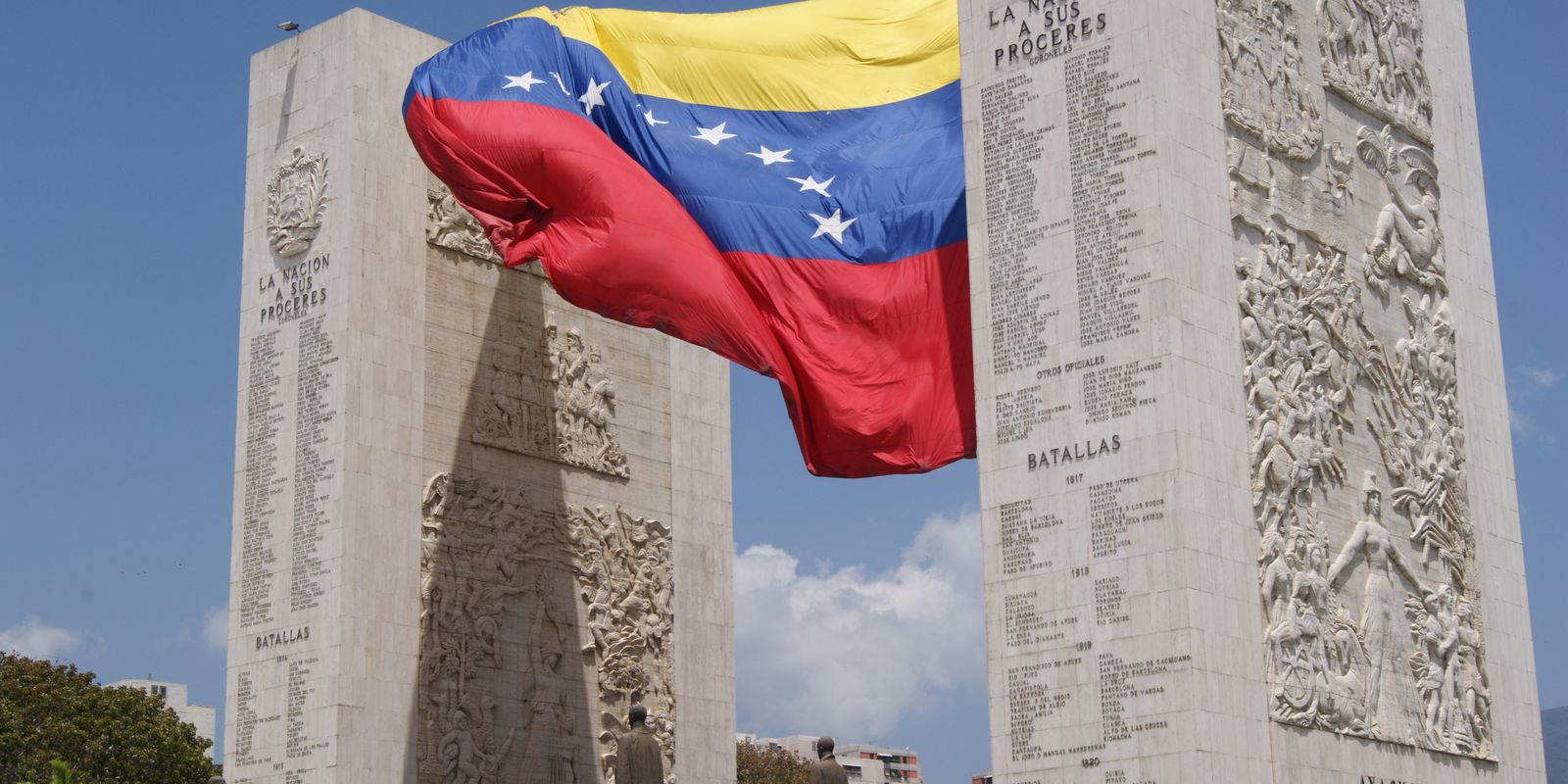 agencia-dos-eua-teria-atacado-instalacao-portuaria-da-venezuela
