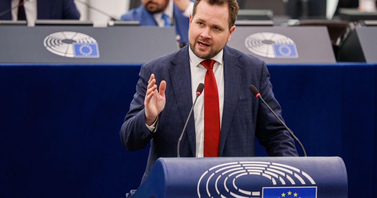 deputado-e-repreendido-no-parlamento-europeu-apos-mandar-trump-“cair-fora”