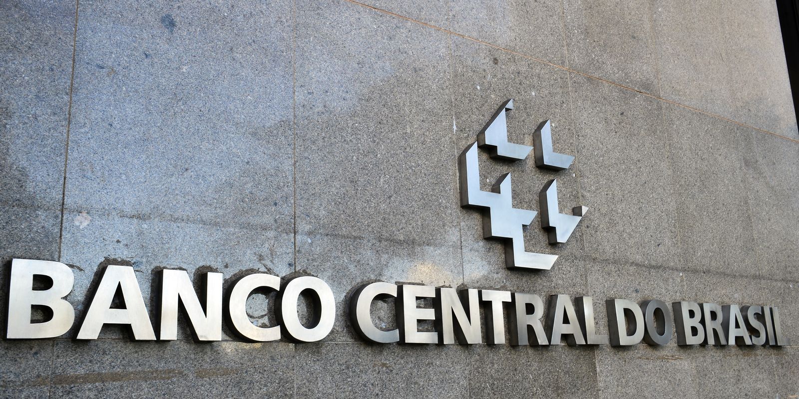 juros-para-familias-sobem-para-60,1%-ao-ano-em-2025