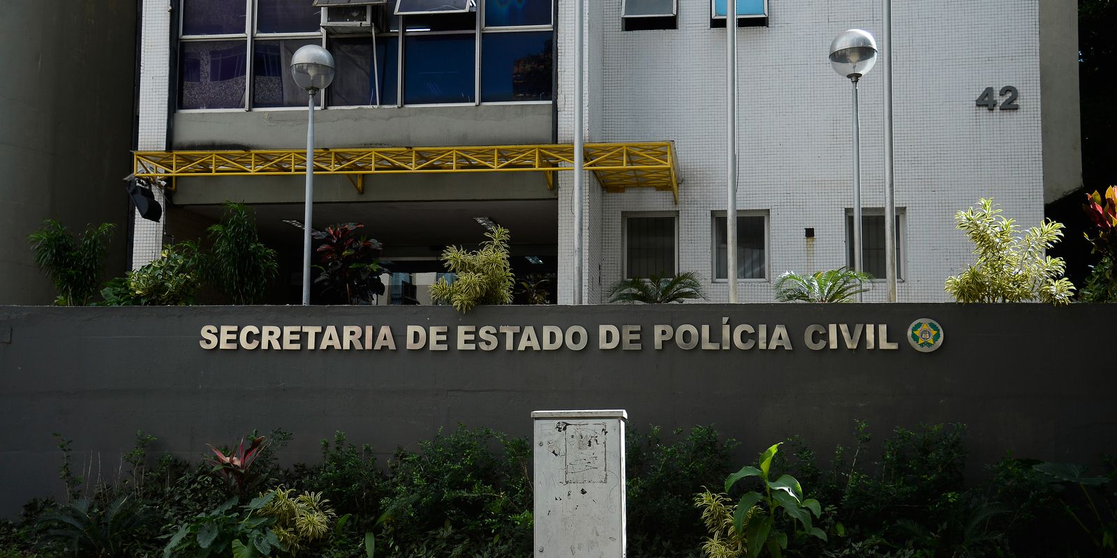 rio:-policia-impede-atentado-e-apreende-bombas-e-coqueteis-molotov
