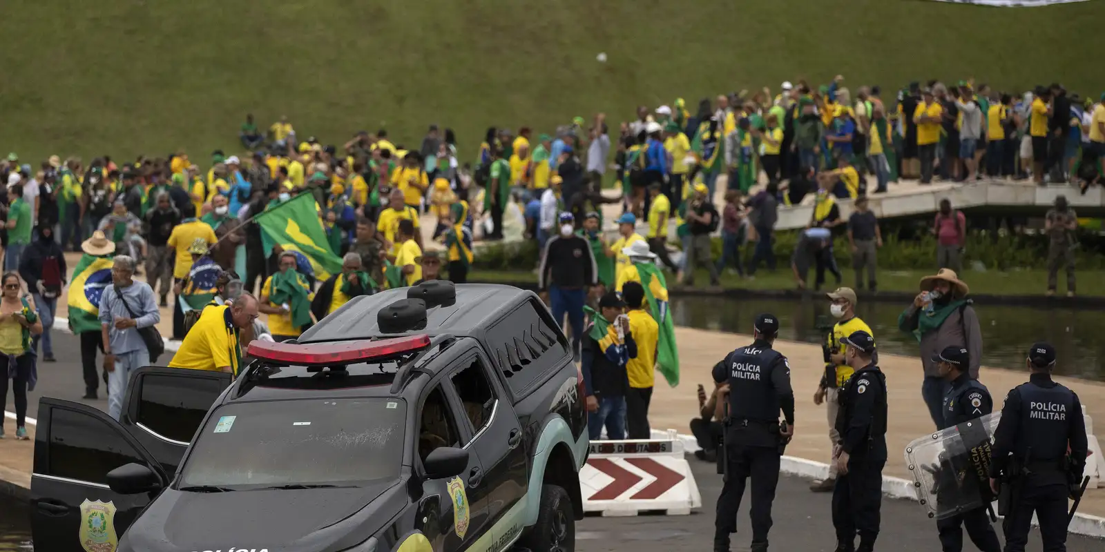 moraes-vota-por-rejeitar-recurso-de-cupula-da-pmdf-condenada-pelo-8/1