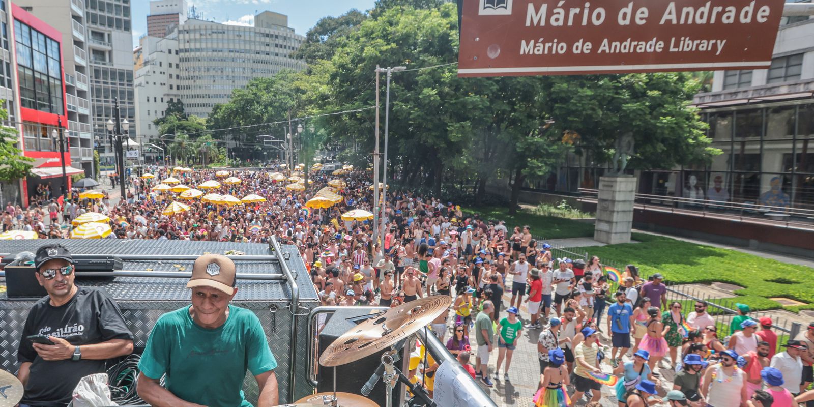centro-de-sao-paulo-tem-axe-e-outras-surpresas-no-domingo-de-carnaval