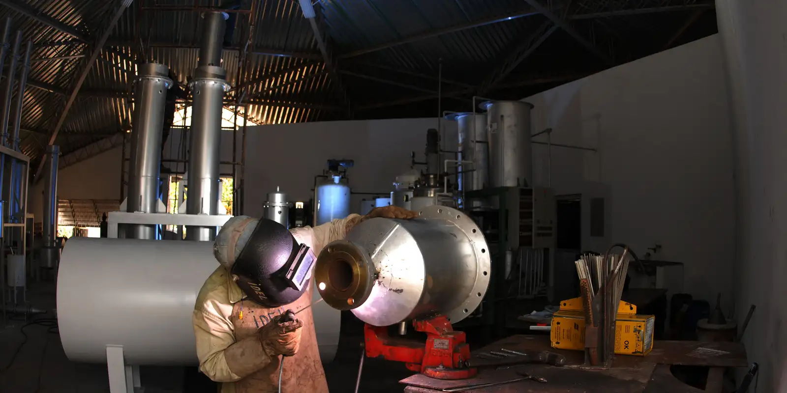faturamento-da-industria-sobe-2,3%-em-janeiro,-mas-esta-abaixo-de-2025