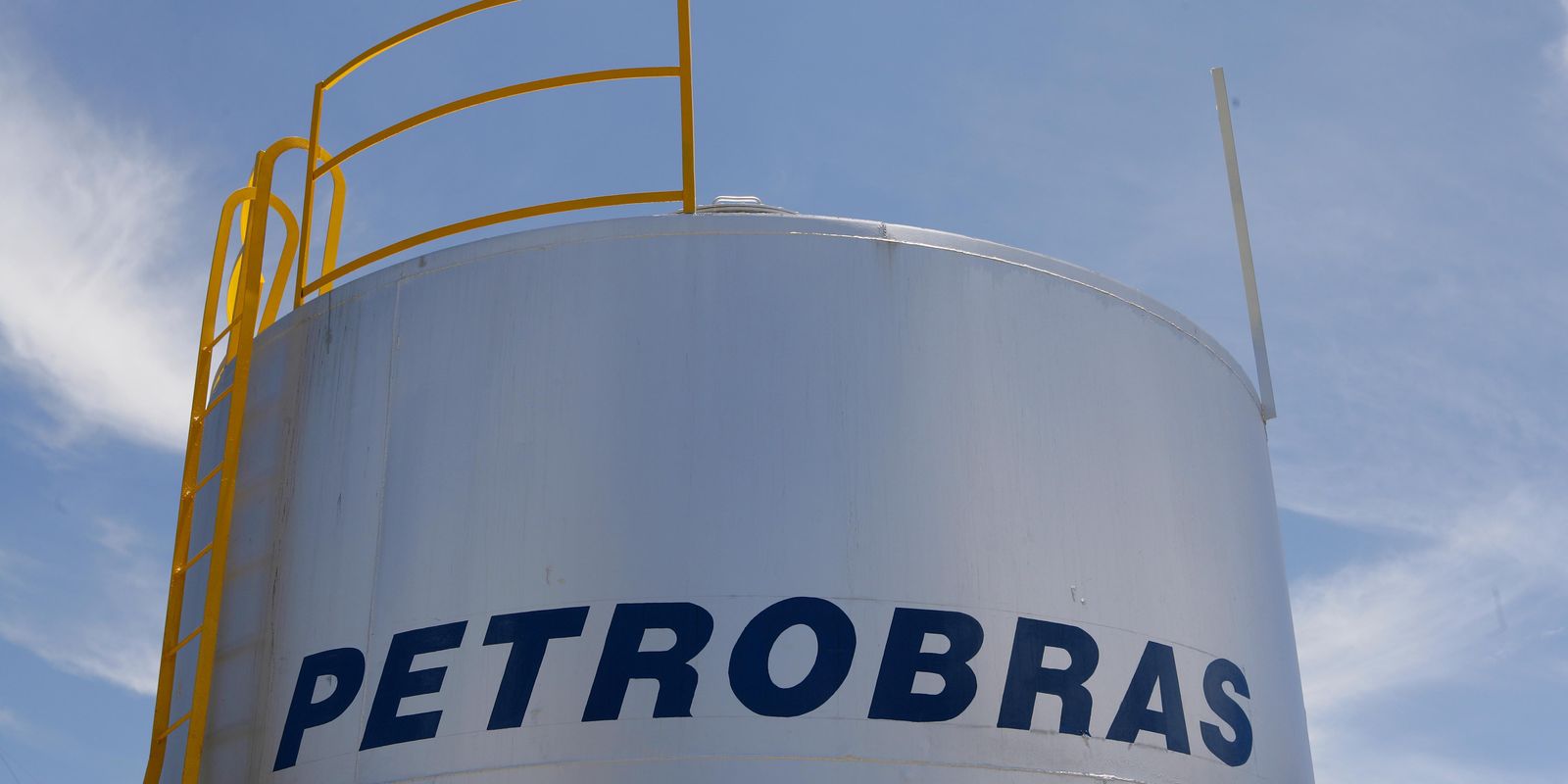 distribuidoras-pedem-mais-importacao-de-diesel-pela-petrobras
