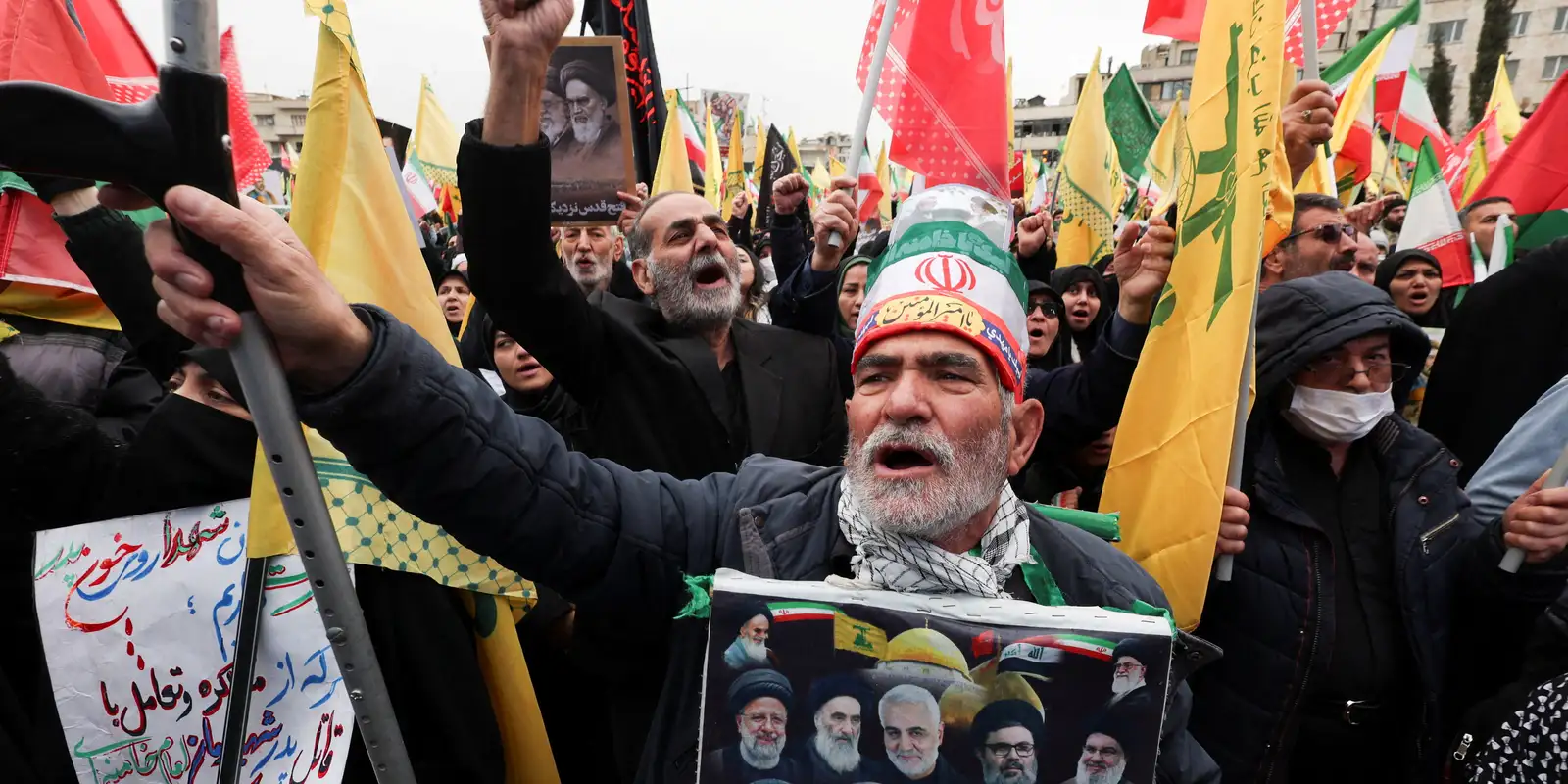 em-teera,-manifestantes-vao-as-ruas-protestar-contra-israel