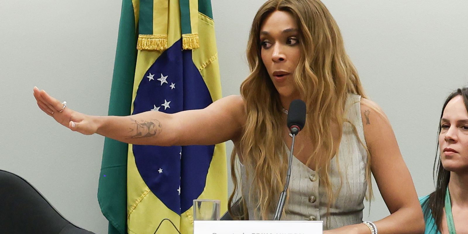 comissao-enfrentara-“sistema-organizado-de-opressao”,-diz-erika-hilton