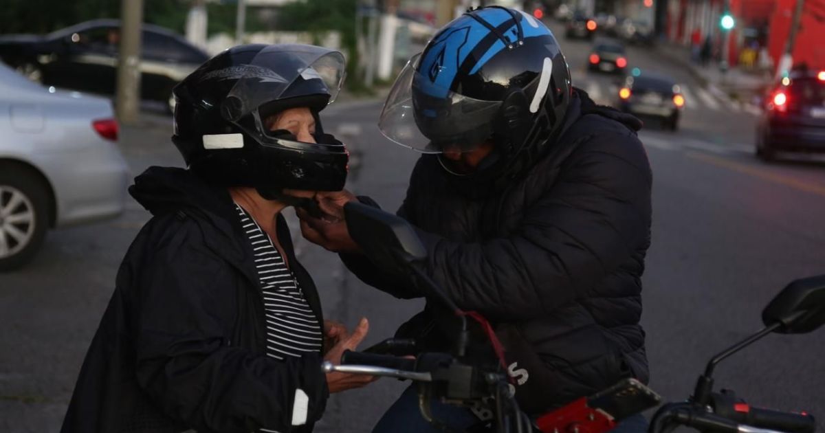 prefeitura-de-sp-rejeita-credenciamento-da-uber-para-mototaxi