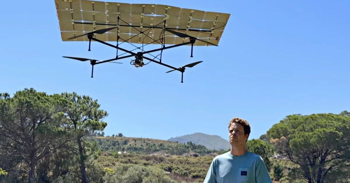 drone-infinito?-pai-e-filho-criam-modelo-caseiro-que-so-usa-energia-solar