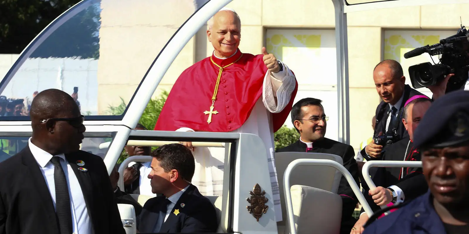 papa:-estou-na-africa-para-encorajar-catolicos,-nao-debater-com-trump