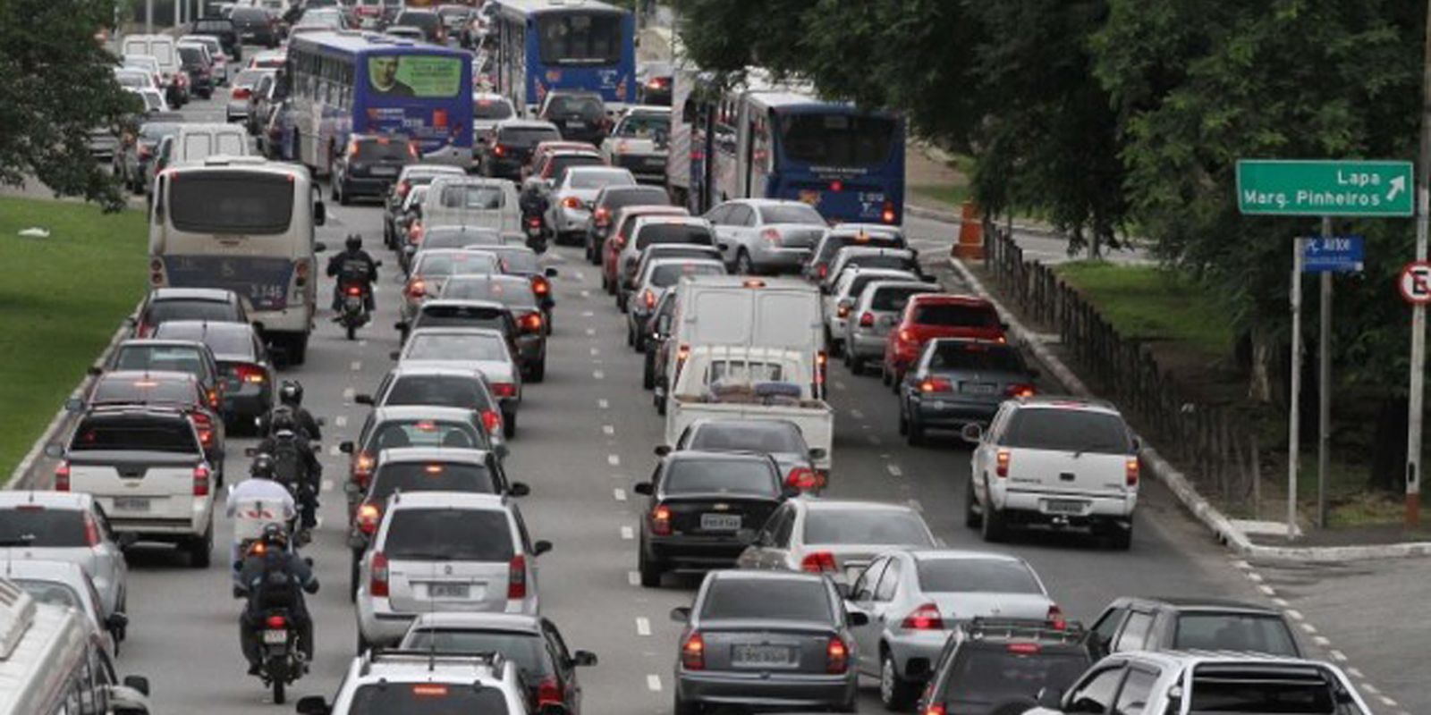 gasolina-e-alimentos-pressionam,-e-previa-da-inflacao-sobe-para-0,89%