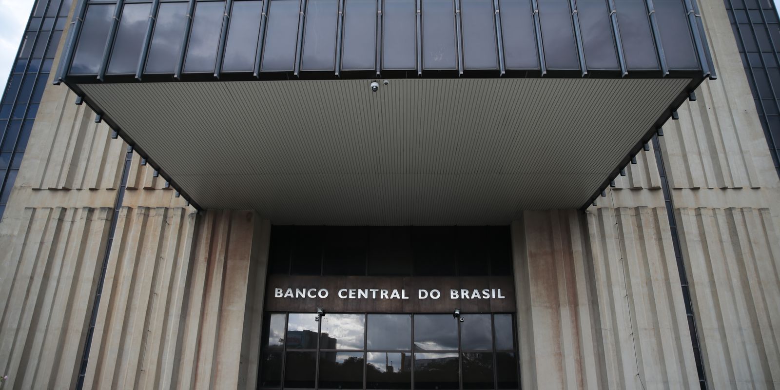 copom-decide-selic-em-meio-a-guerra-e-inflacao-acelerando