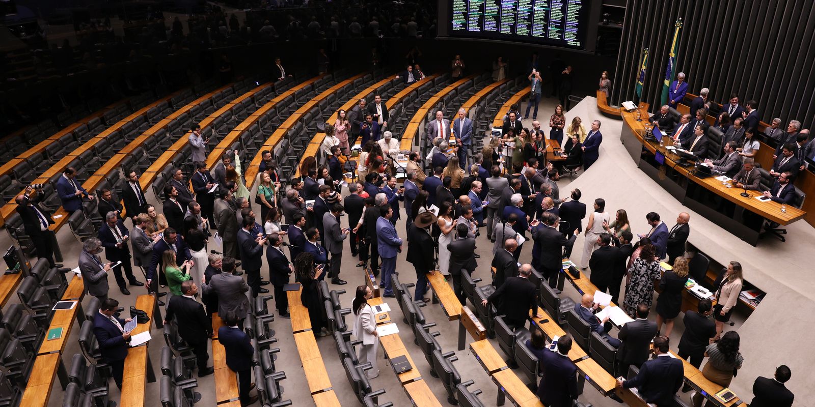 congresso-derruba-veto-de-lula-e-mantem-pl-da-dosimetria