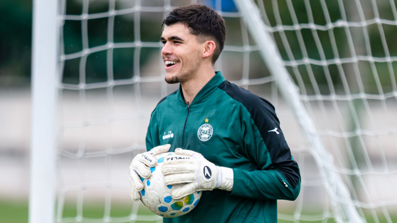 apos-dois-meses-da-cirurgia,-pedro-morisco-avanca-em-retorno-ao-coritiba