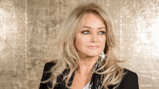 cantora-bonnie-tyler-e-internada-em-portugal-apos-cirurgia-de-emergencia