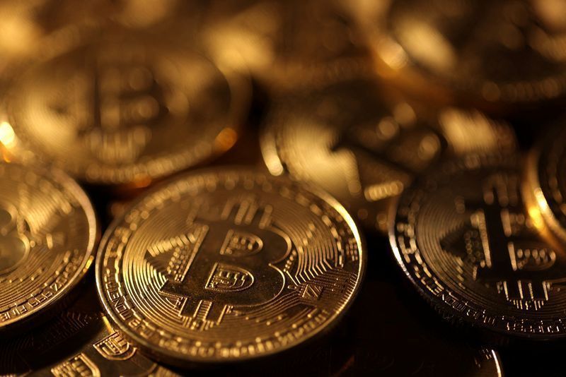 bitcoin-sobe-perto-da-estabilidade-com-cautela-em-meio-a-guerra-e-payroll