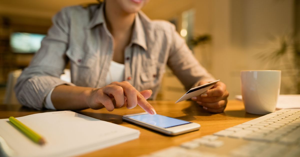como-organizar-a-vida-financeira-usando-aplicativos-bancarios