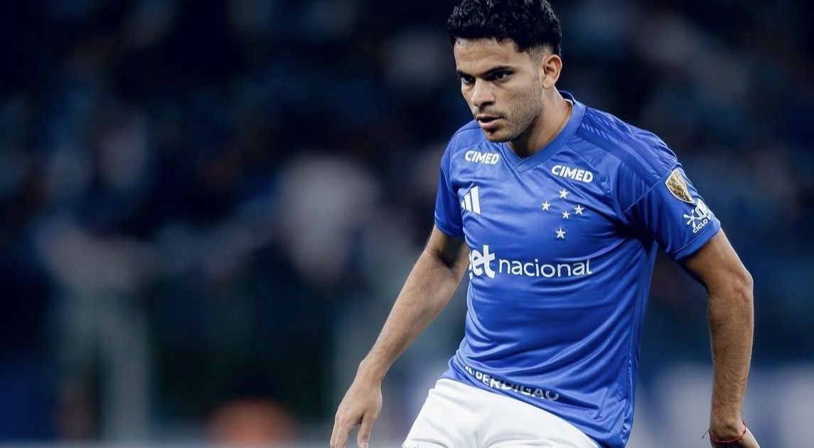 bruno-rodrigues-deixa-mineirao-de-ambulancia-apos-choque-com-everson