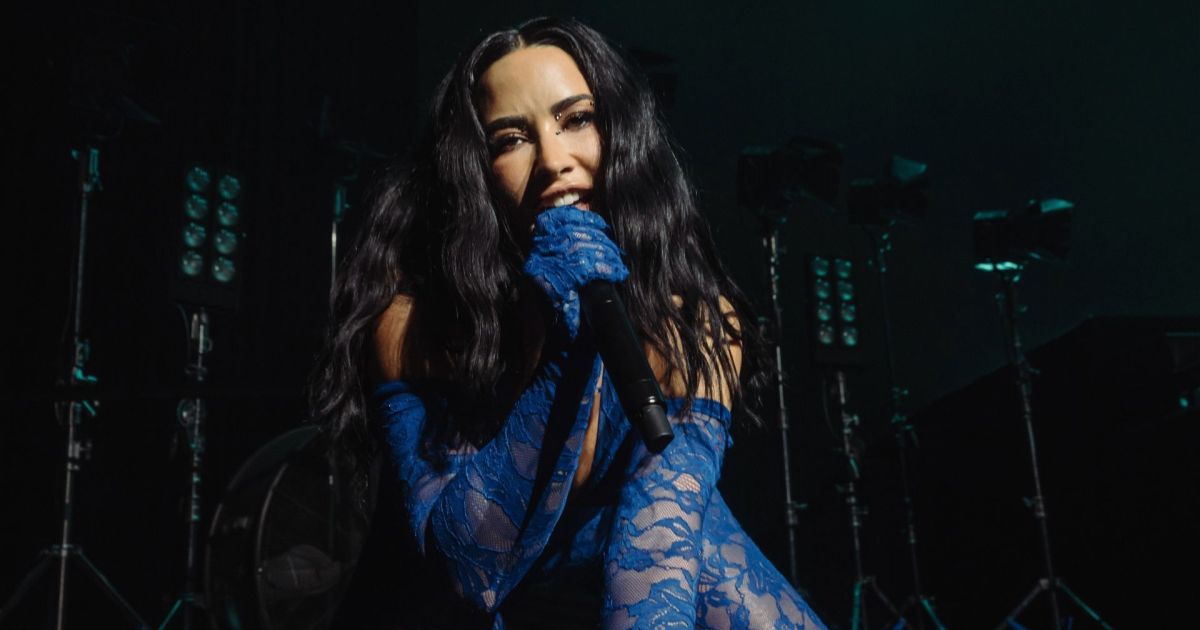 demi-lovato-agradece-brasileiros-apos-turne-em-sp:-“espaco-transformador”